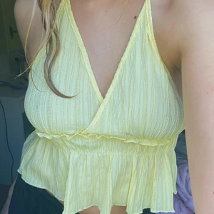 Sommartopp - Jättefin gul topp från shein, oanvänd💞💕