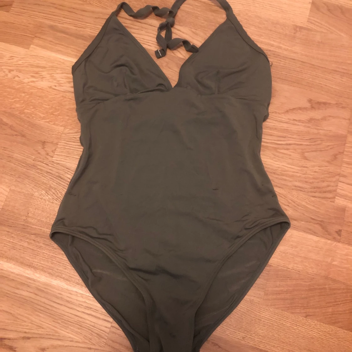 Militärgrön baddräkt 