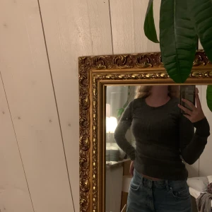 Mörkgrå långärmad ribbad tröja  - Mörkgrå långärmad ribbad tröja från Madlady i strl xxs. Frakt - 45kr🤍🤍