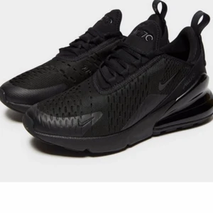 Nike air max 270 - Hejjj💓💓💓 säljs pga använda inte dem , dem är helt nya