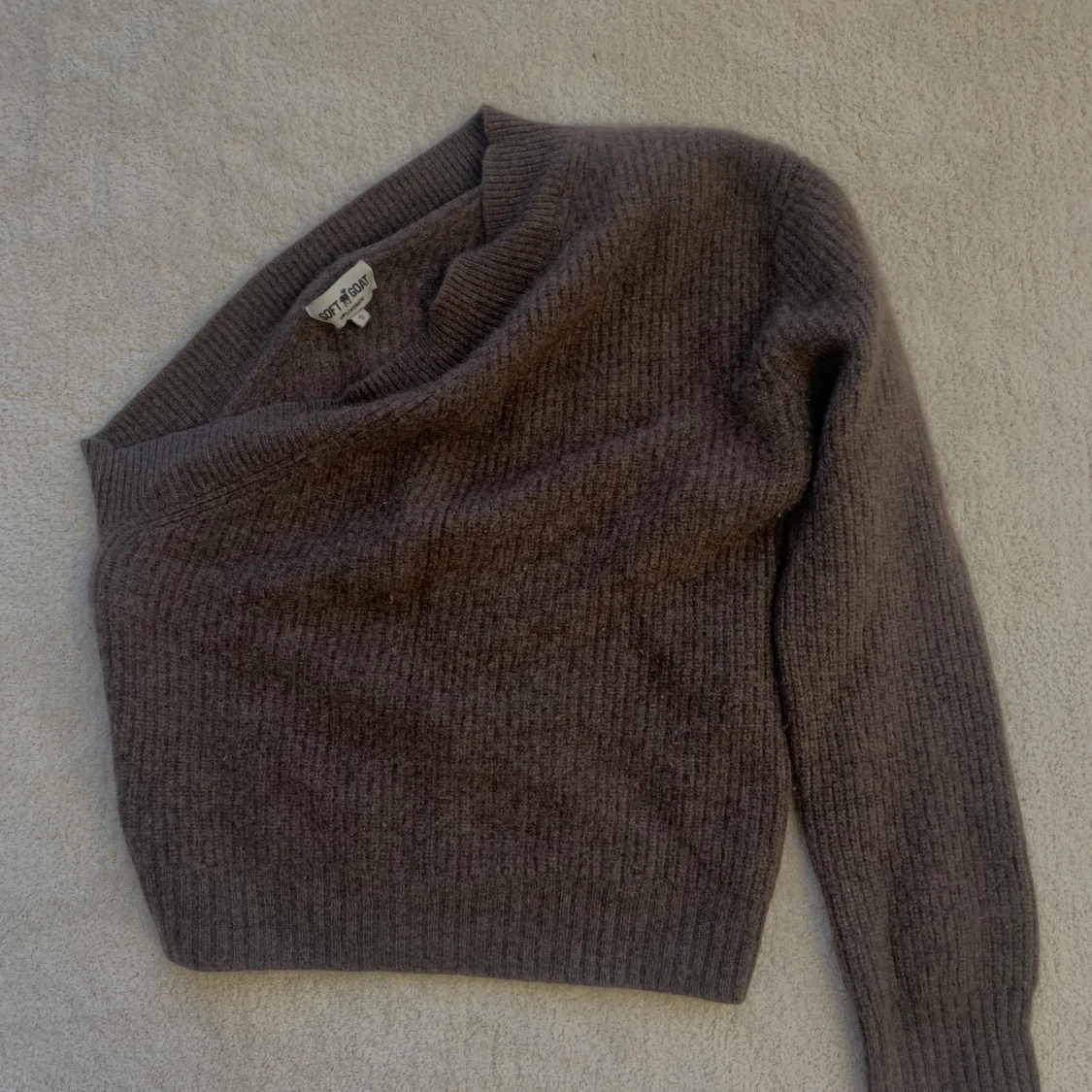 Soft Goat one shoulder toppđ