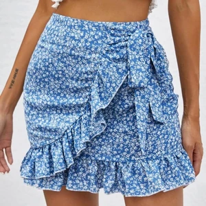 Kjol - Populär kjol från shein. Aldrig använd för den är lite för kort på mig. 