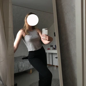 Fint linne - Blivit förliten för mig, den är XS. Mycket bra skick. Man får buda.