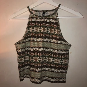 mönstrat linne  - säljer detta supersöta linne då det ej kommer till användning längre. stretchig, inga defekter. skriv för fler bilder/frågor💕