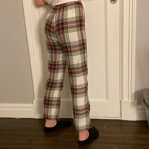 LINDEX pyjamasbyxor - Jag säljer nu ett par pyjamasbyxor. Säljer pga för korta för mig som är 159. Passar nog 150-154! Dom är inte använda så ofta kanske runt 4-5 gånger!