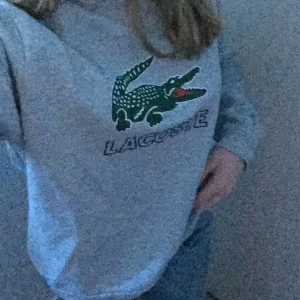 En äkta Lacoste hoodie med luva - Lacoste hoodie med luva storlek 164