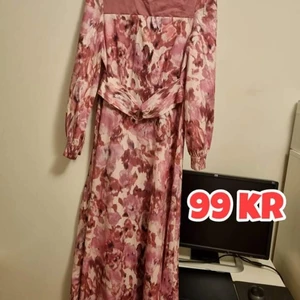 Floral summer dress - Floral summer wear, one time used, look so fancy and elegant classy 