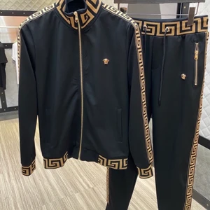 Versace dress - Har köpt alldeles för många tracksuits så den här måste tyvär säljas 