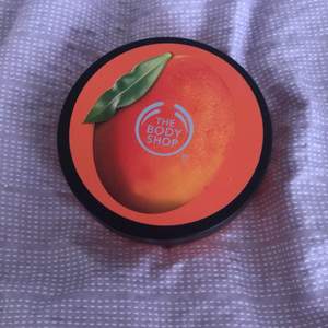 Body butter ifrån the body shop. I doften mango. Använd fåtal gånger. Köpt för 185kr