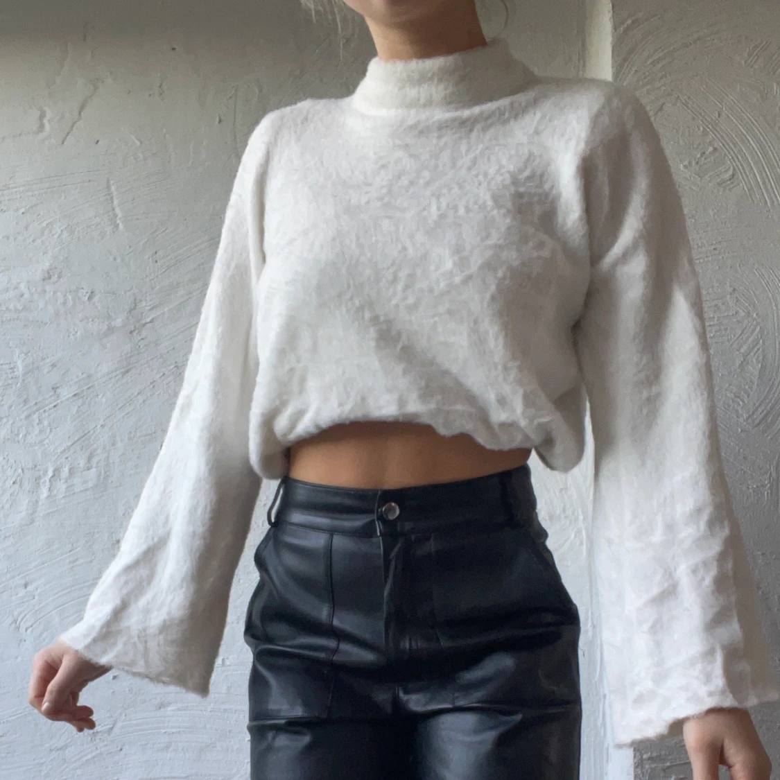 superfin fluffig vit tröja 