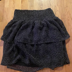 Super söt kjol - Storlek s passar även xs, stretchig. 