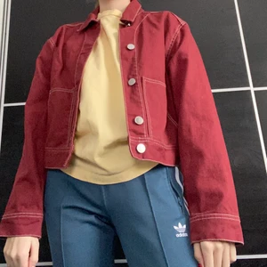 Jacka - Köpt second hand men aldrig använt själv. Står s men sitter som en xs/s