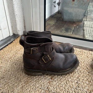 Primeboots - Låga bruna primeboots st39, säljer på grund av att de inte kommer till användning. Nypris ca 3000kr, säljes för 300kr.
