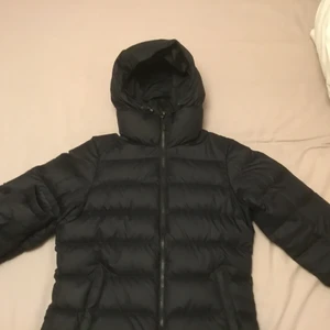 Svart Marmot jacka i strl xs  - Fin Marmot jacka i strl xs 🖤