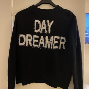 Stickade tröja  - Stickade tröja ifrån HM, den kom ej till användning längre därför valde jag att sälja den⭐️ 