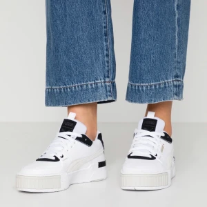 Puma sneakers - Jätte fina puma sneakers som ej kommer till användning så mycket, storlek 38, skriv för fler bilder. Använda men i bra skick