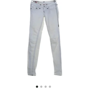 true religion  - vita true religion jean lågmidjade köpta på sellpy aldrig använda 