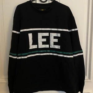Lee sweatshirt  - Lee tröja i storlek L men sitter som M. Väldigt skön och knappt använd. 