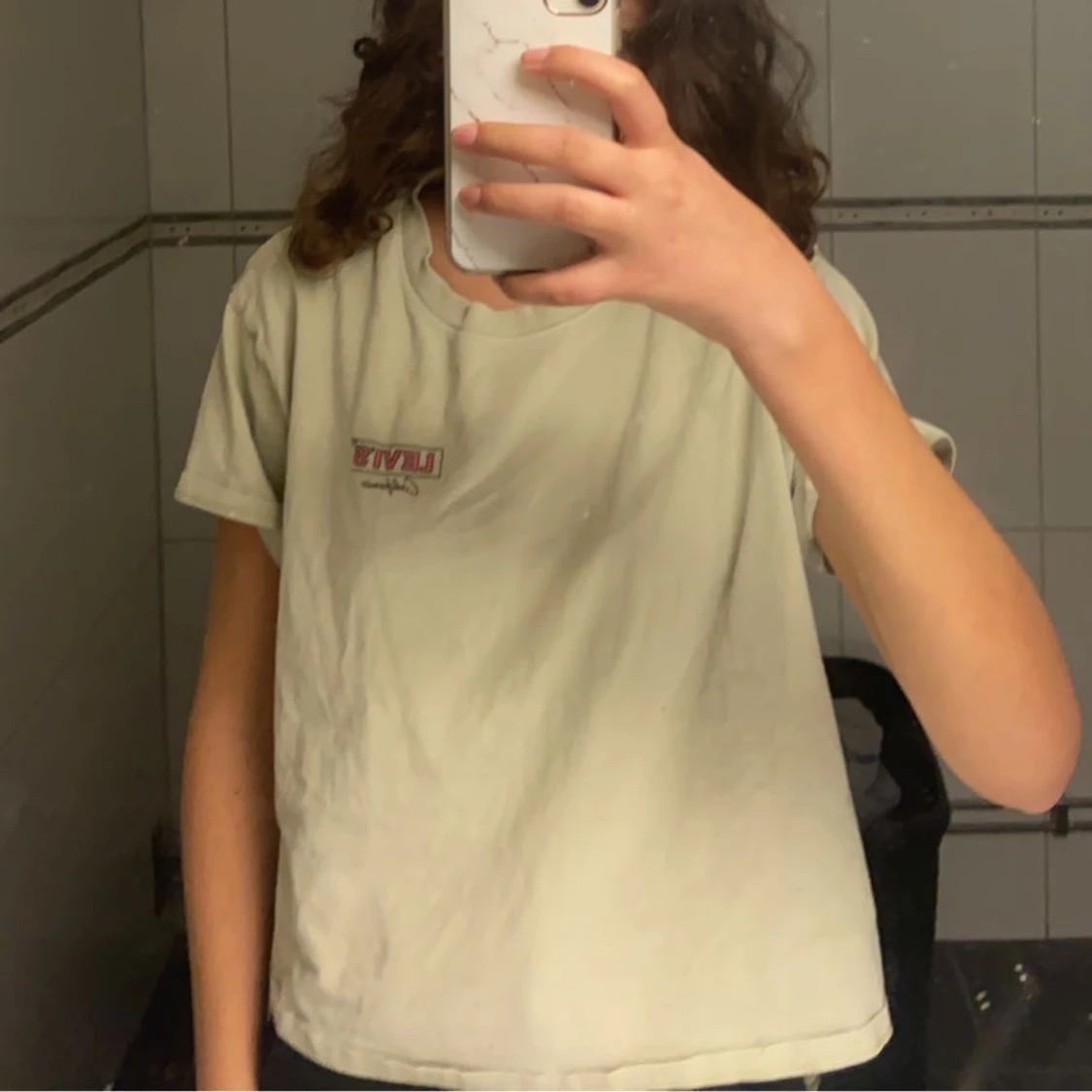 Gul lite owersize T-shirt från Levis 