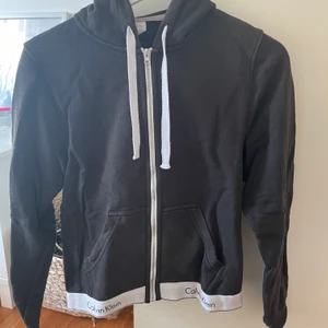 Calvin Klein  - Calvin Klein tröja stl S. Inga hål eller skador.