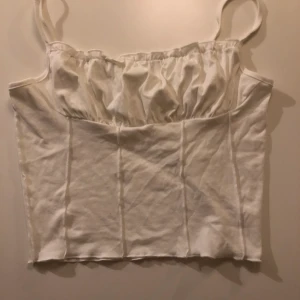 Gulligt linne - Så fint linne! Aldrig använt. Står storlek L på lappen men jag skulle säga att den passar S/M också!