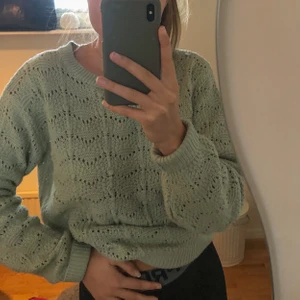 Grön stickad tröja  - Fin ljus/mint grön tröja! 