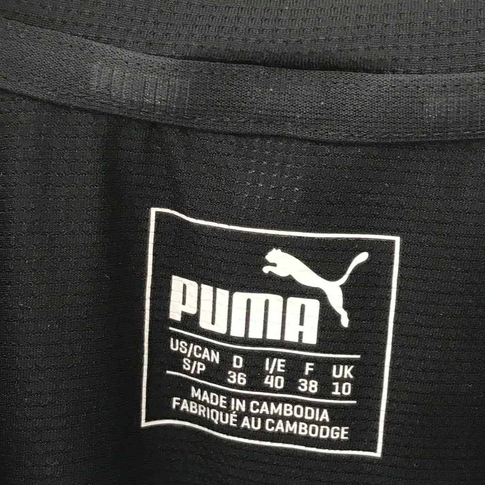 t-shirt i märket puma. bra skick!. Hoodies.