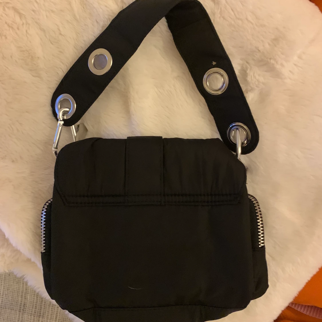 Svart Axelväska  - 90