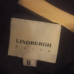 lindbergh white jacka  - de går att diskutera priset, har använts 2 gånger 