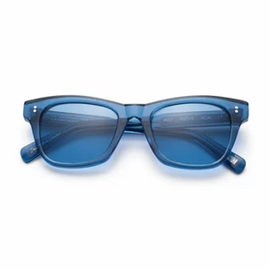 Chimi Glasögon  - Säljer mina solglasögon från chimi eyewear 💘 Använts ca 3 gånger. De är i färgen acai, 2 och 3 bilden är mina ☺️