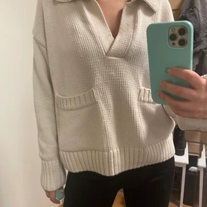 Zara tröja - Zara tröja storlek M, passar XS-M. Fint skick. 150kr plus frakt. 