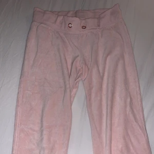 Mjukis byxor  - Jätte söta ljusrosa mjukisbyxor ifrån Cubus i storlek S💕 