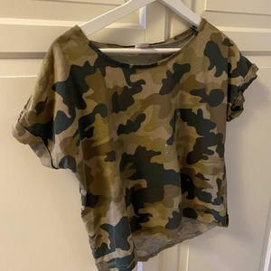 Militär tröja  - En warp tröja, fint skick 