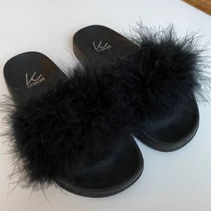 Nya fluffiga tofflor - Supermysiga fluffiga tofflor💖 Helt nya från K Cobler💞