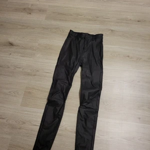 Skinnbyxor - Använt material men fortfarande bra