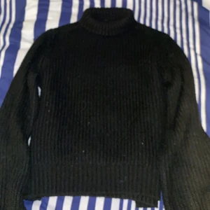 Stickad tröja - Svart stickad tröja från noisy may, storlek xs