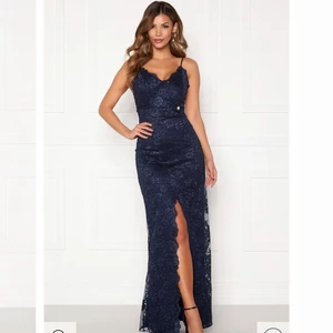 Balklänning  - En helt ny balklänning som jag inte använt då jag hade en annan på min bal, endast testad. Nypris 1399kr 