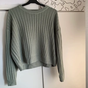 Stickad tröja - Grön stickad tröja