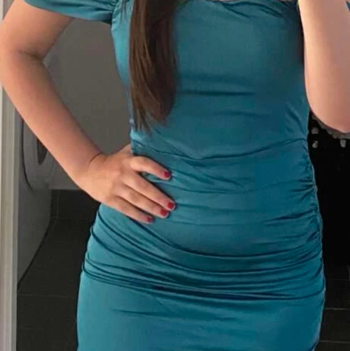 Grön satin klänning - 90