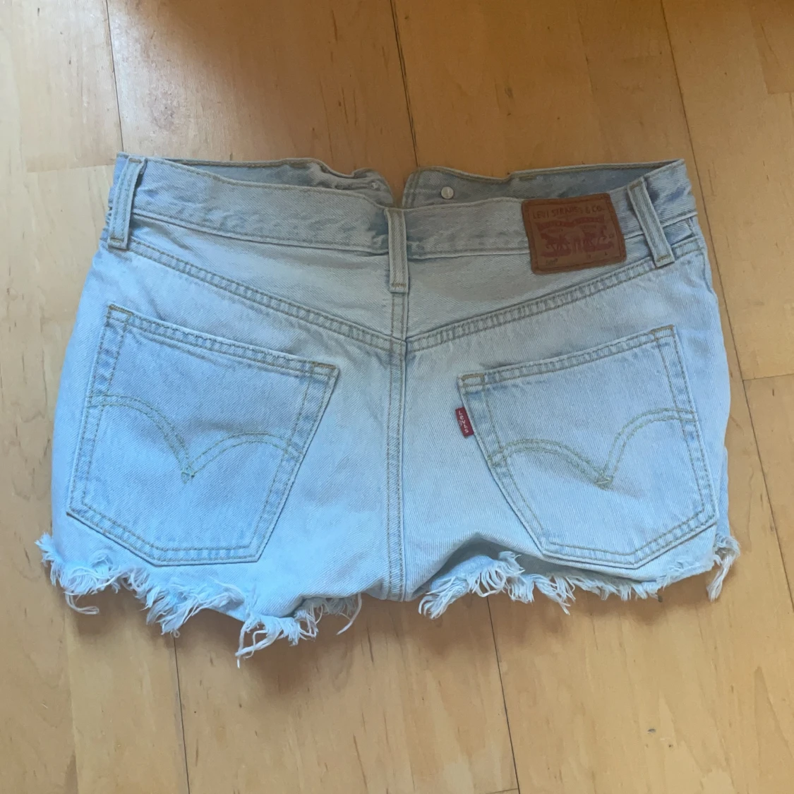 Snygga Levis shorts  - 90