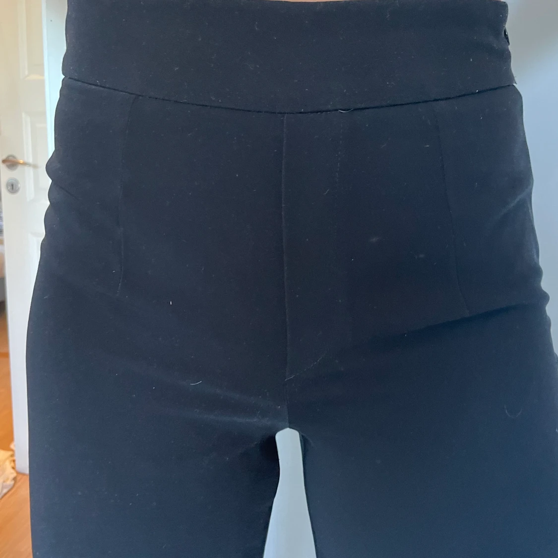 Svarta kostymbyxor  - 91
