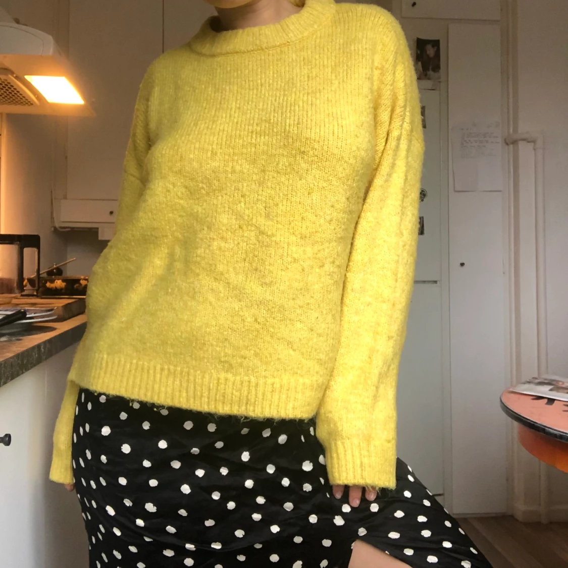 solgul stickad tröja till sommarkvällar! - 90