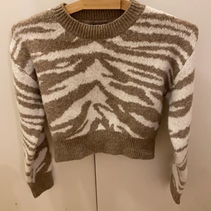 Tröja str xs - Knappt använd 