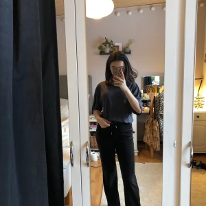 Grå t-shirt - Grå t-shirt