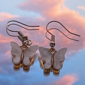 Nickelfria fjäril örhängen  - Nickelfria örhängen som jag gjort själv