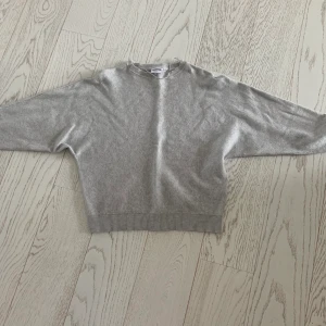 Fin stickad tröja  - En jättefin stickad tröja från noisy may 