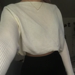 Ribbad tröja - Vit ribbad tröja från trendyol i storlek xs
