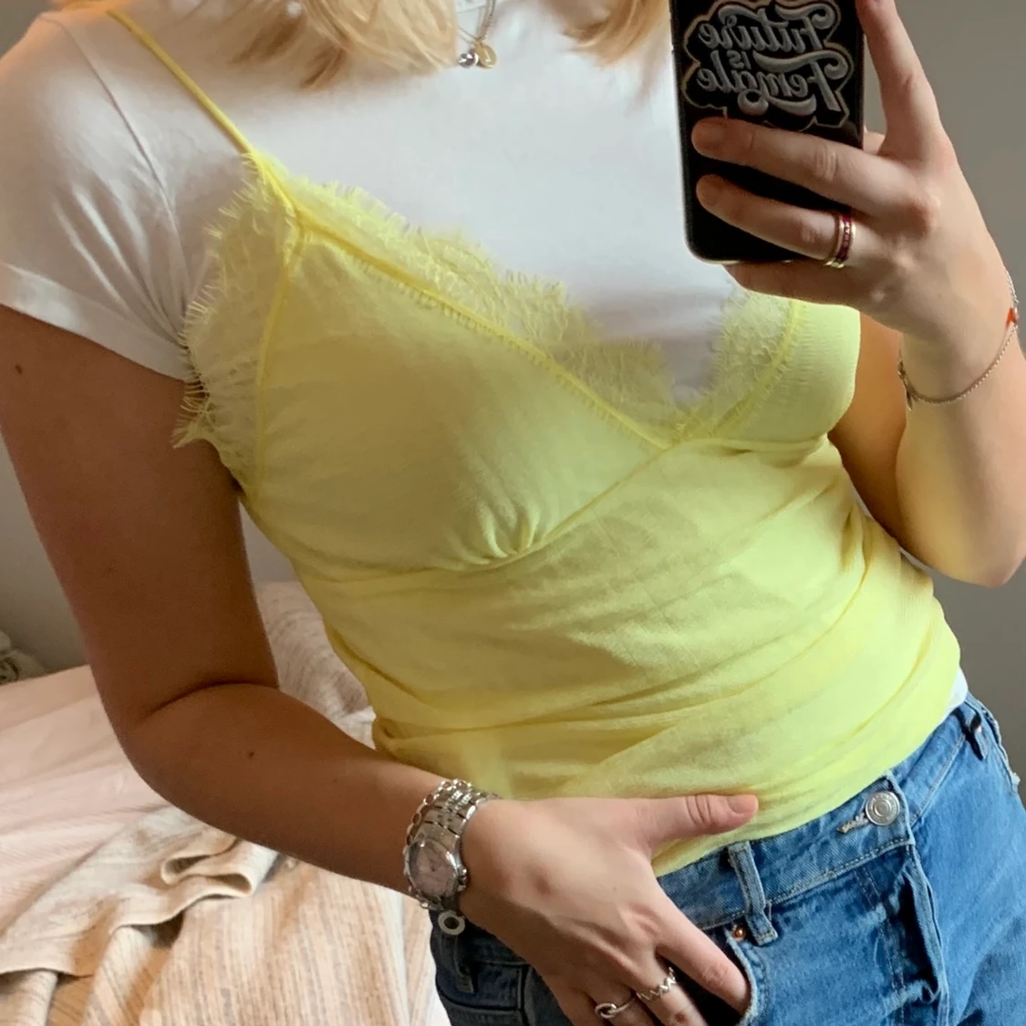 Gult sommar linne med spets