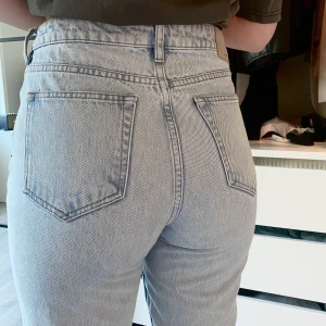 Mom Jeans - Mom jeans från SamsøeSamsøe!  Strl:36/38  🚚📦Frakt ingår i priset 