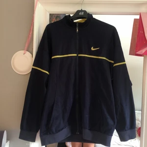 Nike jacka - Nike tracksuit utan byxor sitter fint overzised💋